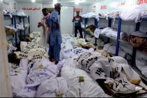Pakistan'da sıcaklar can almaya devam ediyor: &Ouml;l&uuml; sayısı 800'e yaklaştı