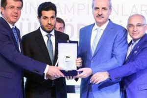 Abd&uuml;lkadir Selvi'den Rıza Sarraf'a &ouml;d&uuml;l verilmesine tepki: 'Rıza Sarraf'ın heykelini dikin'