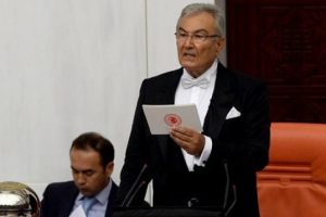CHP'nin Meclis Başkanı adayı Deniz Baykal oldu!