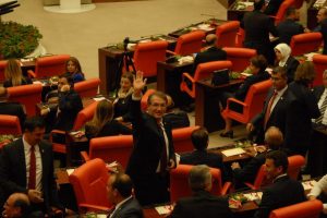 Bursa milletvekili ilk imzasını bakın ne i&ccedil;in attı?