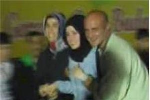Canlı yayında kız arkadaşını g&ouml;r&uuml;nce...