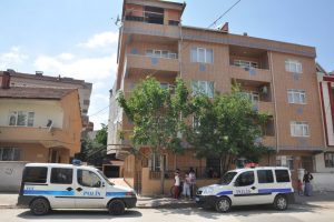 Bursa'da 3 yaşındaki bebek 4. kattan d&uuml;şt&uuml;!