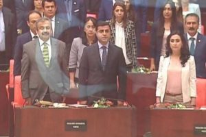 Demirtaş'tan 'İstiklal Marşı' yorumu: Kahraman ırk kim?