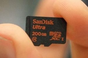 200 GB'lık hafıza kartı satışta