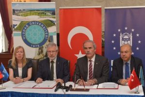 Bursa'da sağlıklı şehir i&ccedil;in g&uuml;&ccedil;l&uuml; protokol&nbsp;