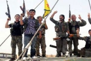 YPG T&uuml;rkmen k&ouml;y&uuml;n&uuml; bastı