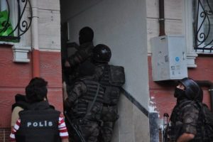 İstanbul'da şafak operasyonu