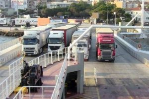 Gelibolu ve Lapseki il&ccedil;elerinde mazot kokusu paniği