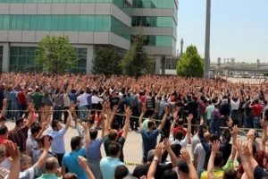 Sendikaların yapamadığını Bursa'da &ouml;rg&uuml;tl&uuml; iş&ccedil;i yaptı!