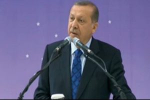 "Bir b&uuml;y&uuml;ğ&uuml;m 'İmam Hatip tabelasının altından ge&ccedil;mek bile yeter' diyordu"