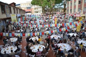 Bursa'da İznikliler bereket sofrasında buluştu