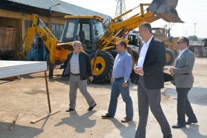 Karacabey Belediyesi 26 aracı hurdaya ayırdı