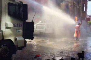 ABD ve Avrupa Onur Y&uuml;r&uuml;y&uuml;ş&uuml;'ne polis m&uuml;dahalesini anlayamadı