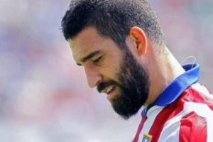 Arda Turan'dan Doğu T&uuml;rkistan mesajı...
