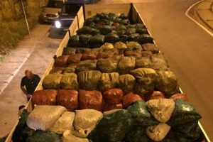 Bursa'da tam 10 ton ka&ccedil;ak midye ele ge&ccedil;irildi!