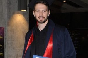 Emre Kızılırmak diplomasını aldı...
