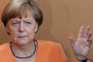 Merkel: Yunanistan i&ccedil;in kapılar a&ccedil;ıktı, a&ccedil;ık kalacak
