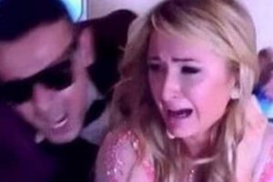 Paris Hilton dava a&ccedil;maya hazırlanıyor...