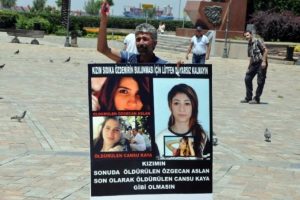 Kızı i&ccedil;in kendini yakmak istemişti ! Sıdıka bulundu