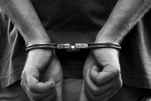 Polisin durdurduğu otomobilden 14 kilo patlayıcı &ccedil;ıktı