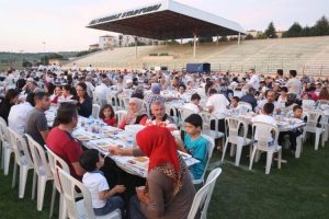 Bursa G&ouml;&ccedil;men Konutları'nda toplu iftar