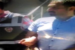 Su&ccedil; makinesinin &uuml;zerinden gazeteci kimliği &ccedil;ıktı
