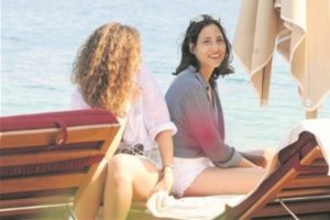 Kilolarıyla başı dertte olan Zehra &Ccedil;ilingiroğlu bikini giymedi...