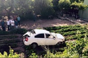 Oyun oynayan &ccedil;ocuklara &ccedil;arptı! 1 &ccedil;ocuk &ouml;ld&uuml; 2 kişi yaralı!
