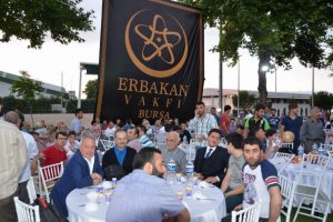 Fatih Erbakan Bursa'da iftar programına onur konuğu oldu
