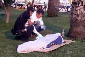 Parkta &ouml;l&uuml; bulundu