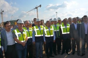 Bakan hastane inşaatını inceledi