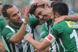 &Uuml;&ccedil; futbolcu i&ccedil;in kritik d&ouml;neme&ccedil;