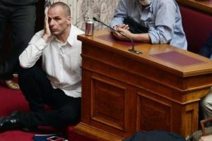 Yunanistan i&ccedil;in iki bomba haber
