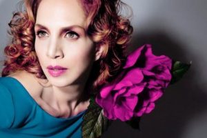 Sertab Erener evlendi