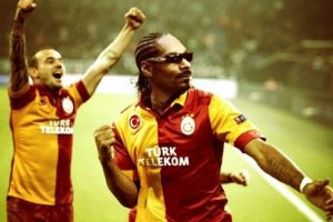 D&uuml;nya yıldızından bir olay paylaşım daha