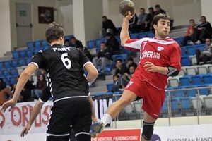 Nil&uuml;fer Belediyespor hentbolde Mert'le anlaştı