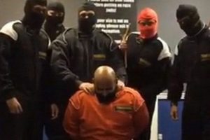 Banka &ccedil;alışanları IŞİD videosu &ccedil;ekince kovuldular