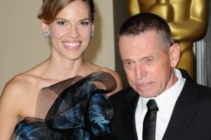 Hilary Swank mesleğine ara verip babasına bakacak...