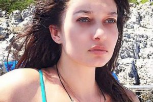 Kızgın Nurg&uuml;l Yeşil&ccedil;ay b&uuml;y&uuml;ledi...