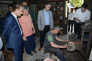 Bursa Yıldırım'da Başkan Edebali'den esnafa destek