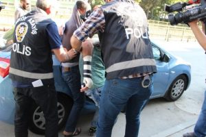 CHP'li Meclis &Uuml;yesine saldıranların 2'si yakalandı