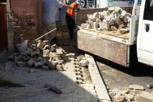 Bursa Mudanya'nın kaldırımları yenileniyor