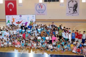 Mudanya yaz okulları ilk mezunlarını verdi