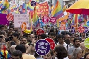 Bursa'daki LGBTİ y&uuml;r&uuml;y&uuml;ş&uuml;ne tepki