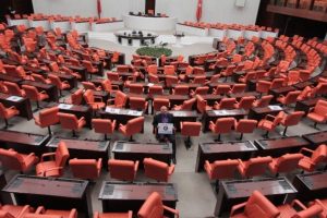 CHP'li vekil 24 saat boyunca Meclis'te eylem yapacak