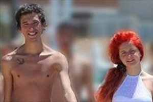 Plajda &ouml;l&uuml; bulunan &ccedil;ift toprağa verildi
