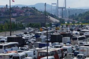 Boğazi&ccedil;i K&ouml;pr&uuml;s&uuml;'nde trafik fel&ccedil;!
