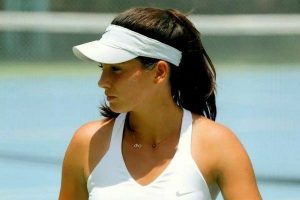 İpek Soylu, Bursa Cup'ta &ccedil;eyrek finale y&uuml;kseldi