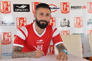 Dilaver G&uuml;&ccedil;l&uuml; Balıkesirspor ile anlaştı