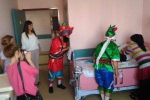 Bursa'da  tedavi g&ouml;ren &ccedil;ocuklara s&uuml;rpriz